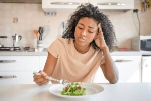Mengatasi Gangguan Makan (Eating Disorder) pada Remaja
